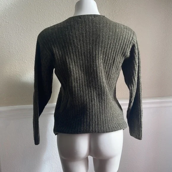 Banana republic olive 100% lambswool sweater size large